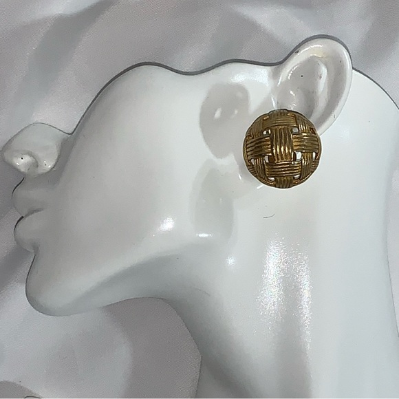 GIVENCHY 14k gold plated Round Basket Weave clip back EARRINGS - Picture 8 of 10